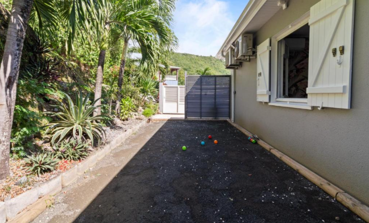 Location villa martinique 8 personnes  - terrain de boules